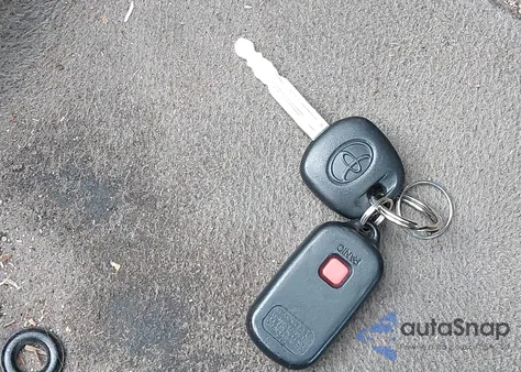 2005 Toyota Corolla Le z USA, uszkodzony, nr VIN 2T1BR32E35C390615